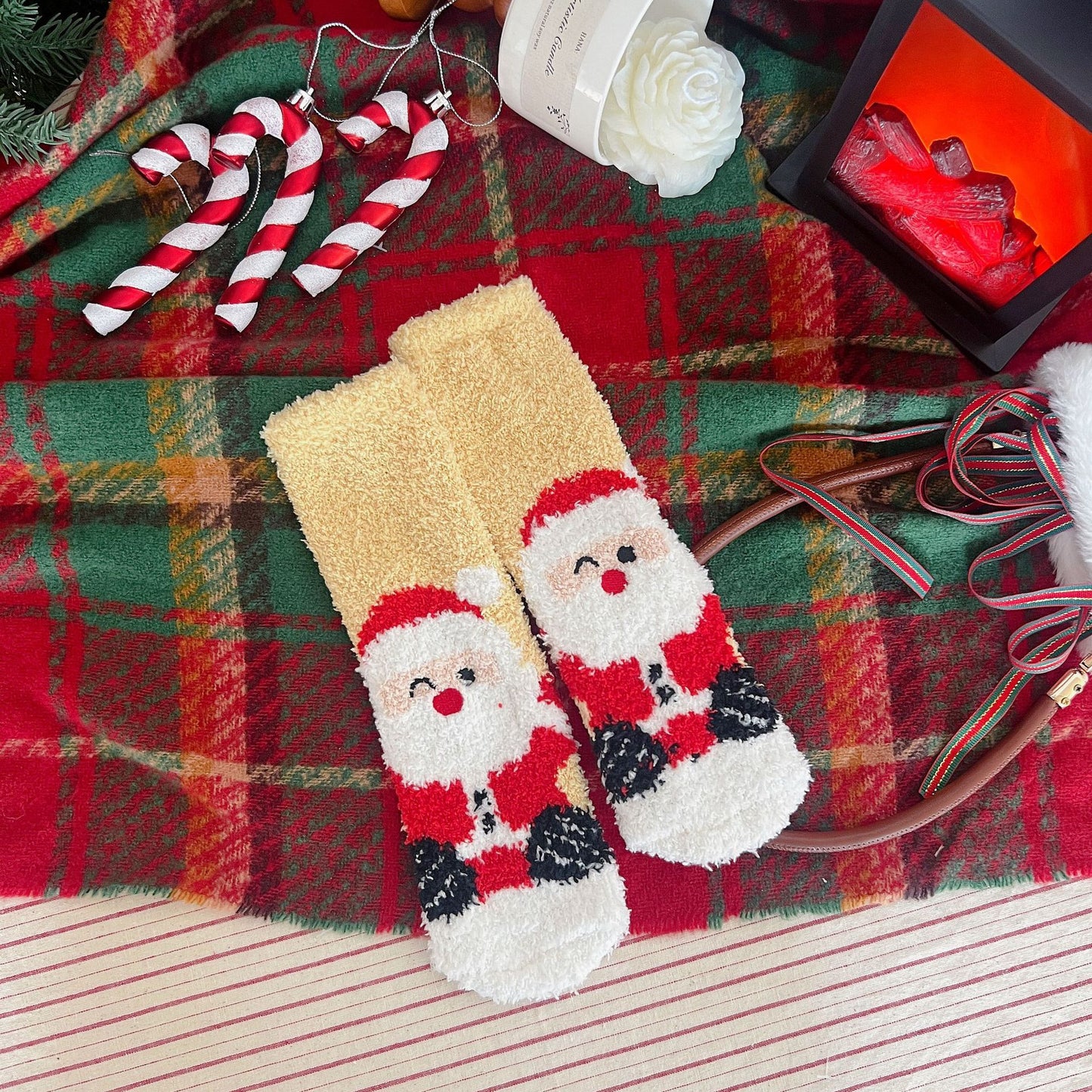 Christmas Lint-free Cute Coral Fleece Thermal Middle Tube Women's Socks